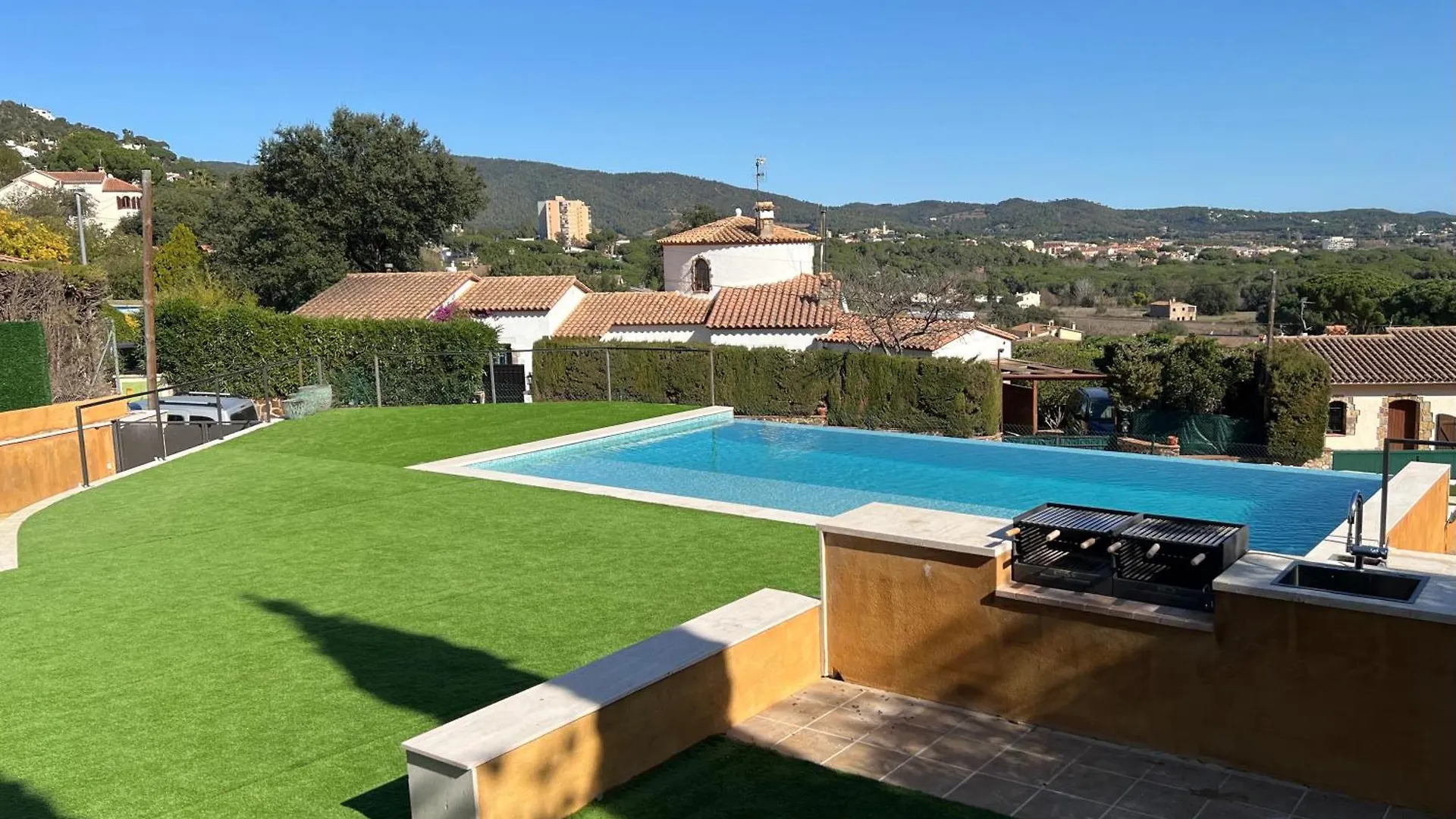 빌라 Casa Mas Cabanas Con Piscina Infinita Con Playa 칼론제